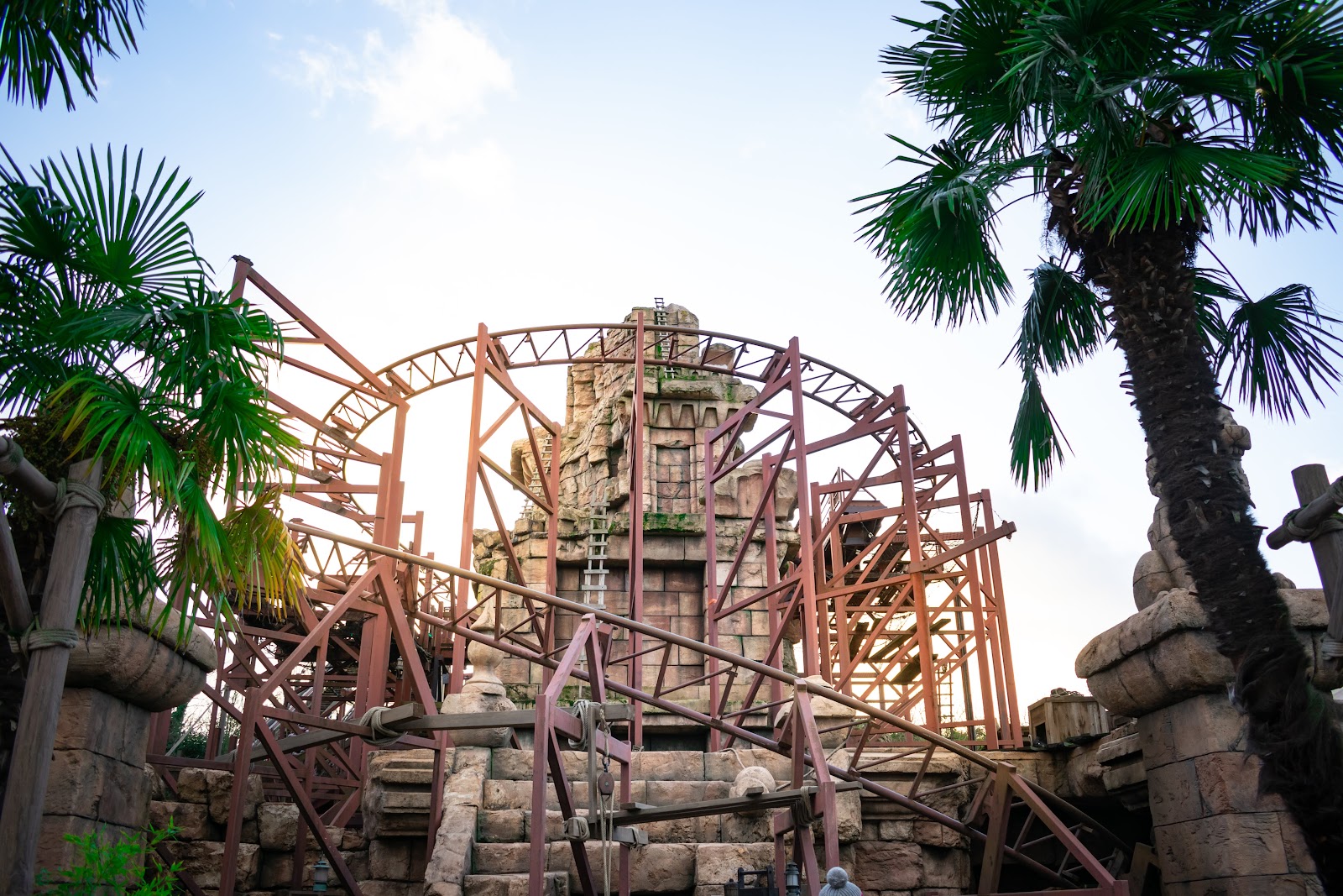 Indiana Jones Adventure — Oficiais