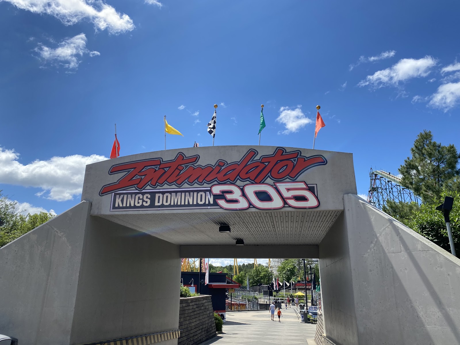 Intimidator 305 — Oficiais