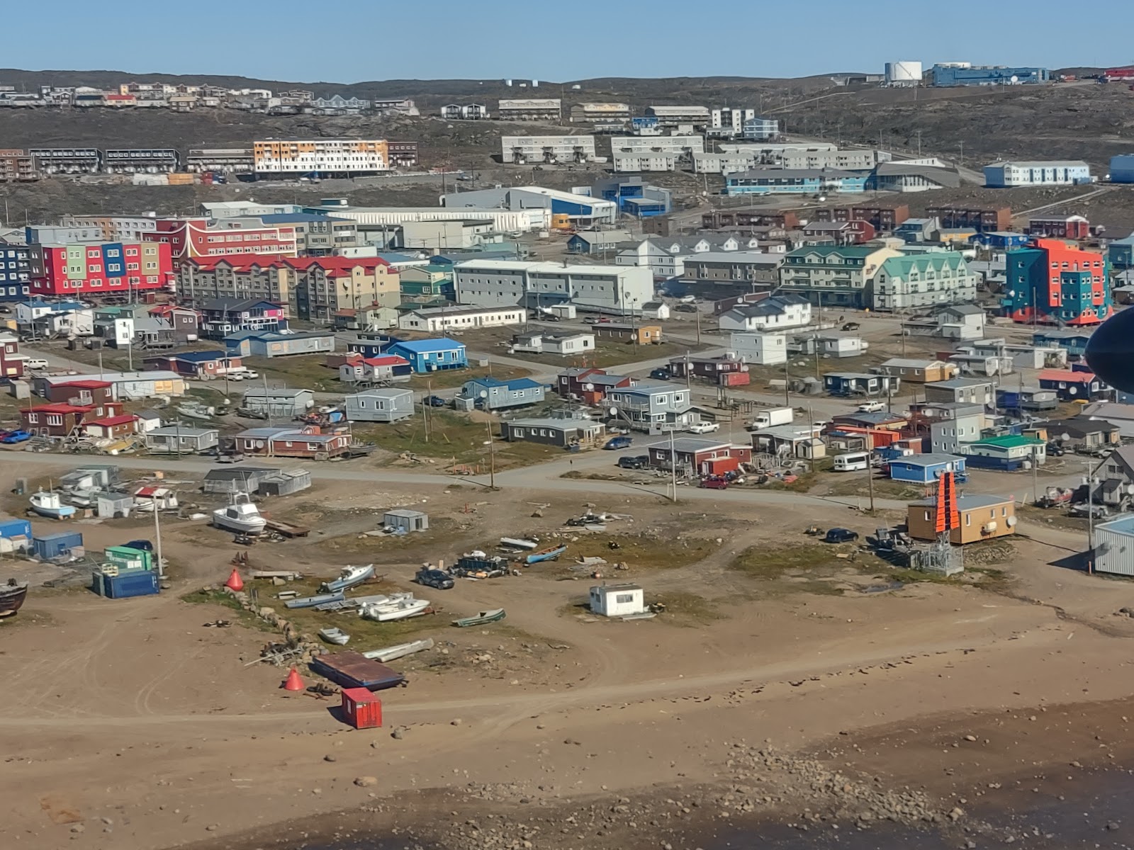 Iqaluit — Oficiais