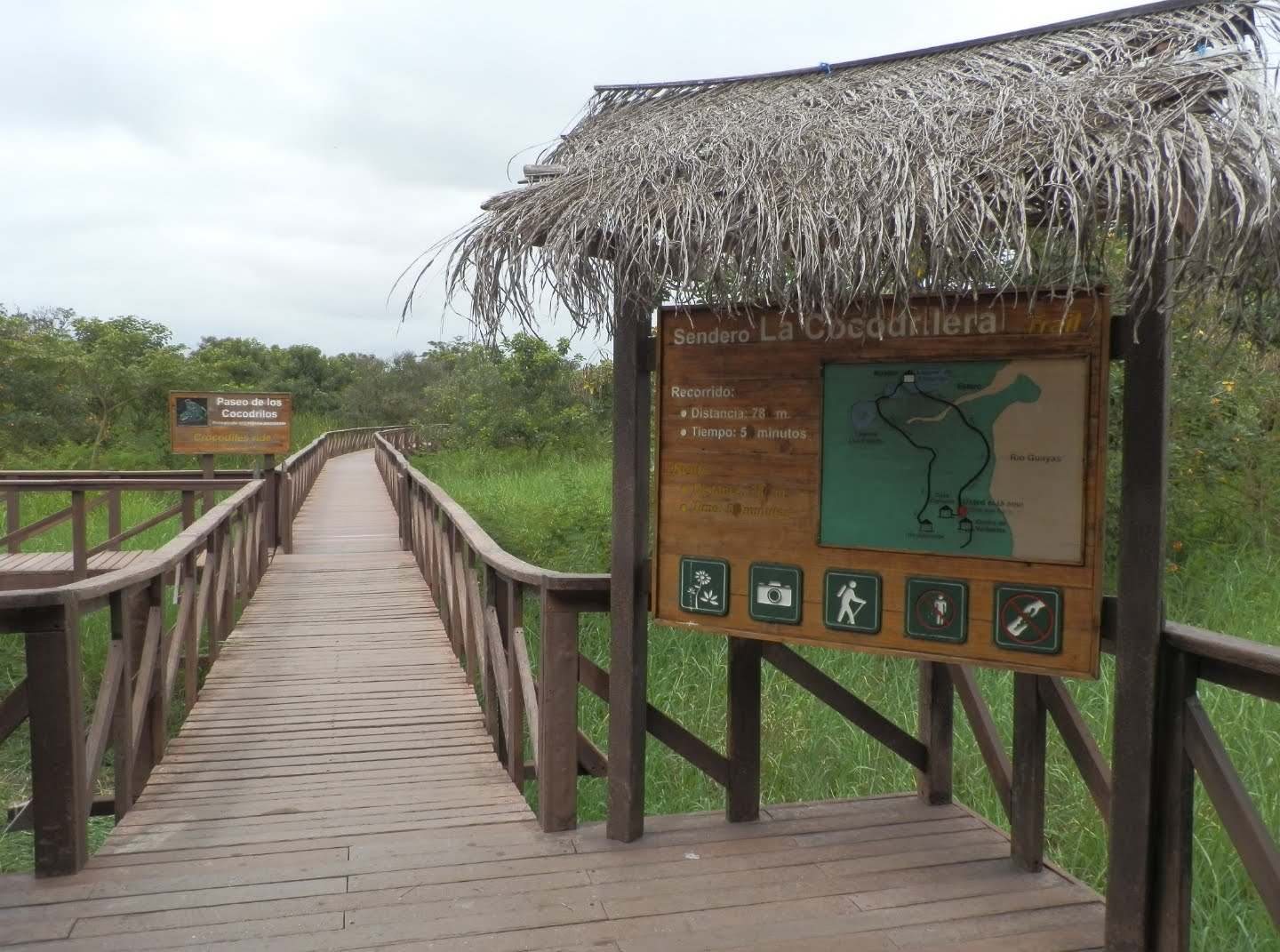 Isla Santay — Oficiais