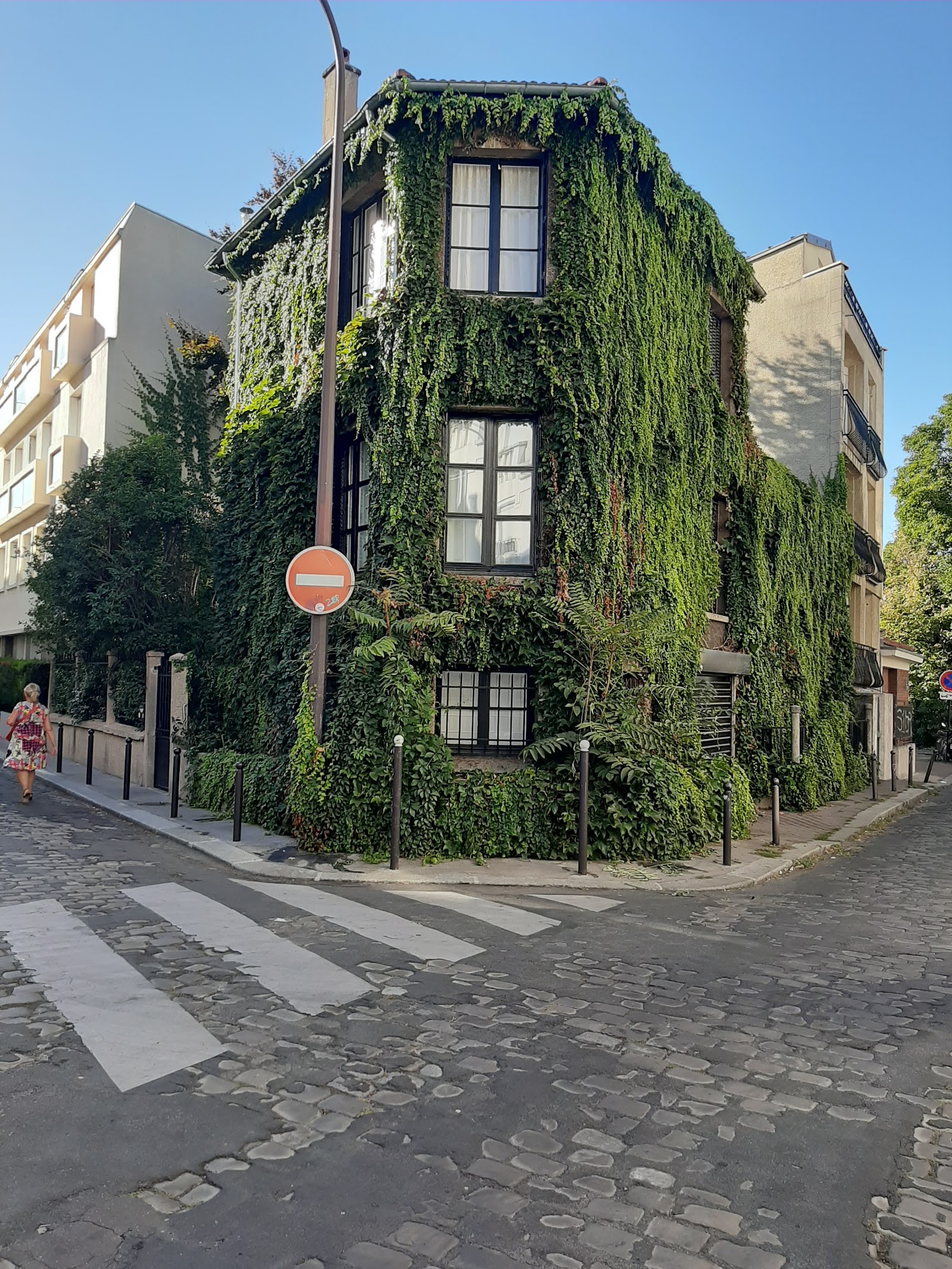 Jardin Bergeyre — Oficiais