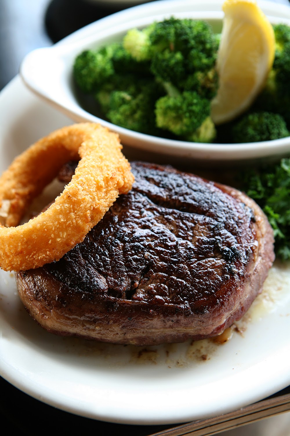 Joe's Tenderloin & Fries — Oficiais