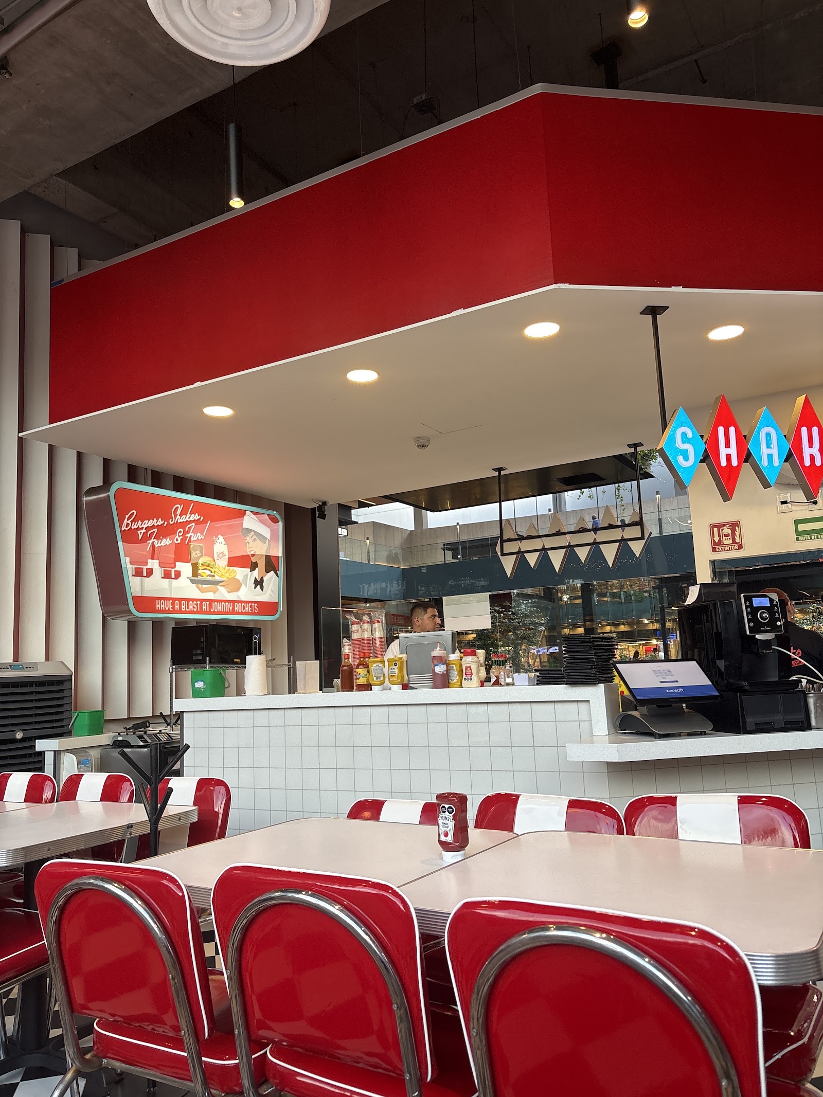 Johnny Rockets — Oficiais