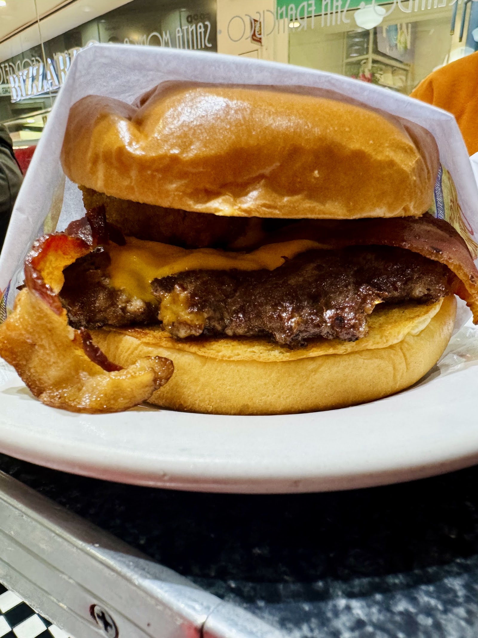 Johnny Rockets — Oficiais