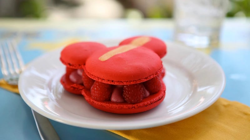 Jolly Holiday Bakery Café — Oficiais