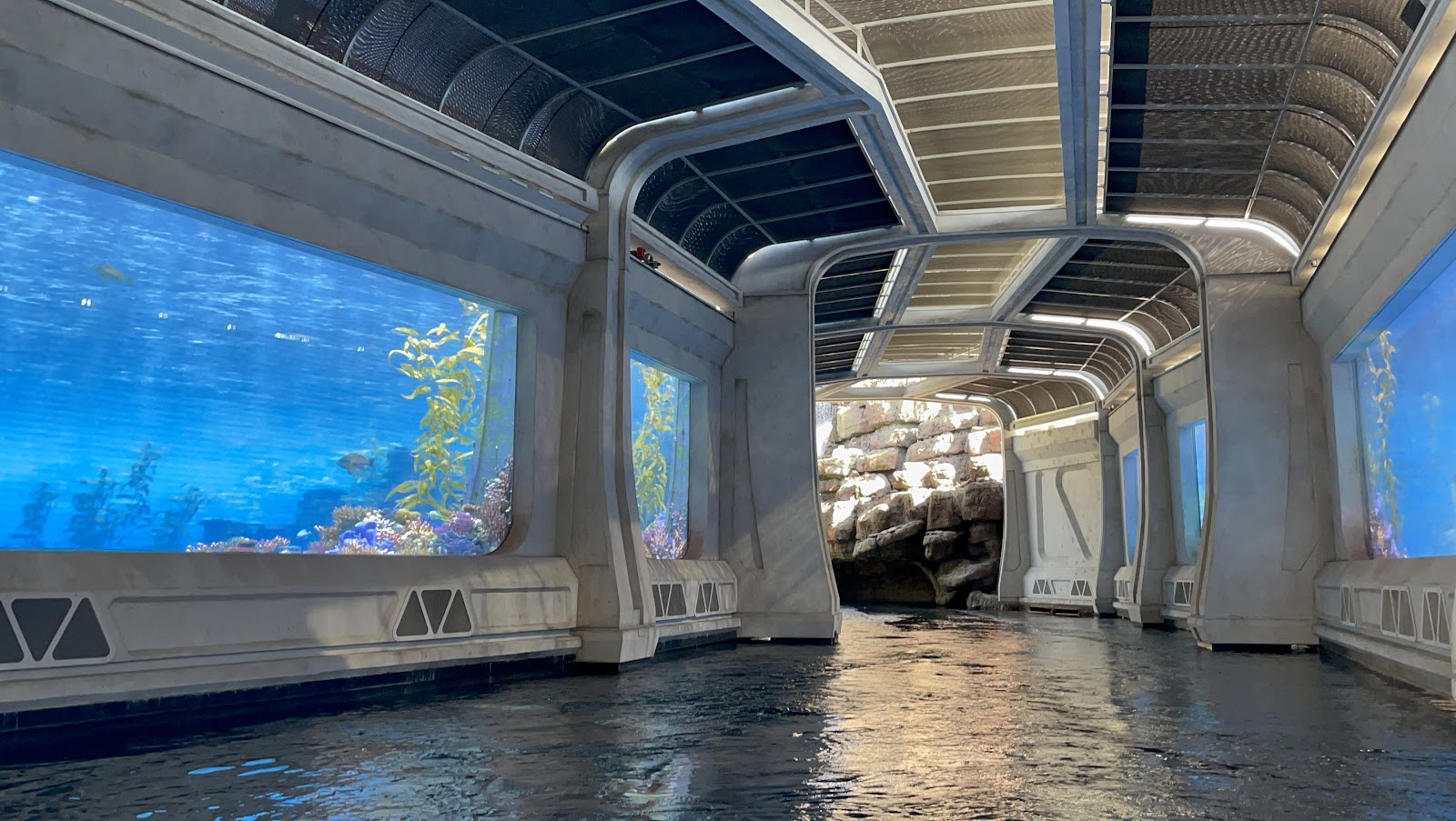 Jurassic World—The Ride — Oficiais