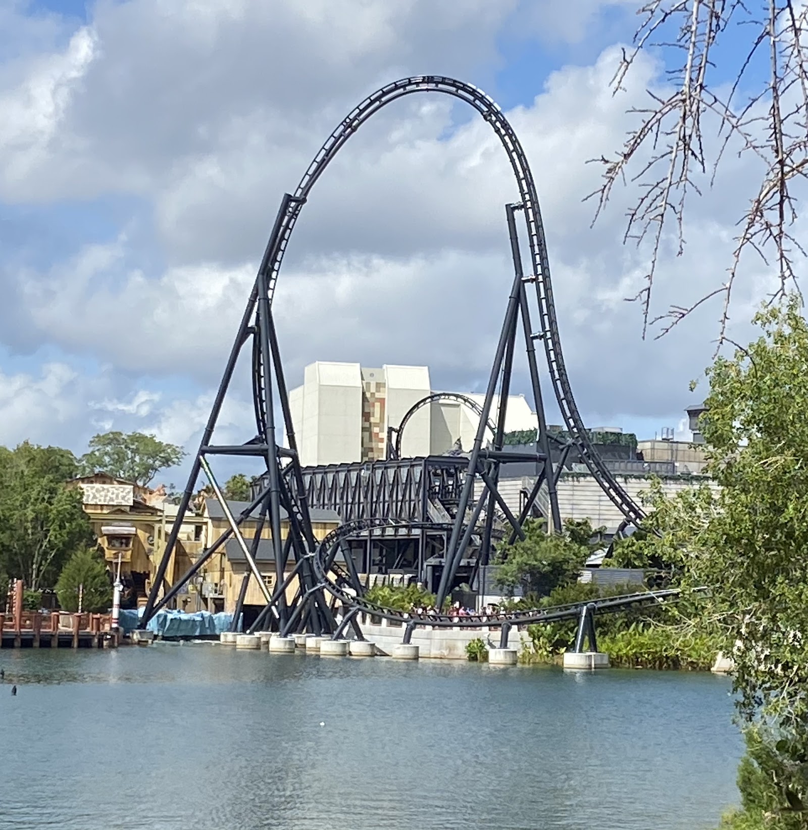 Jurassic World VelociCoaster — Oficiais