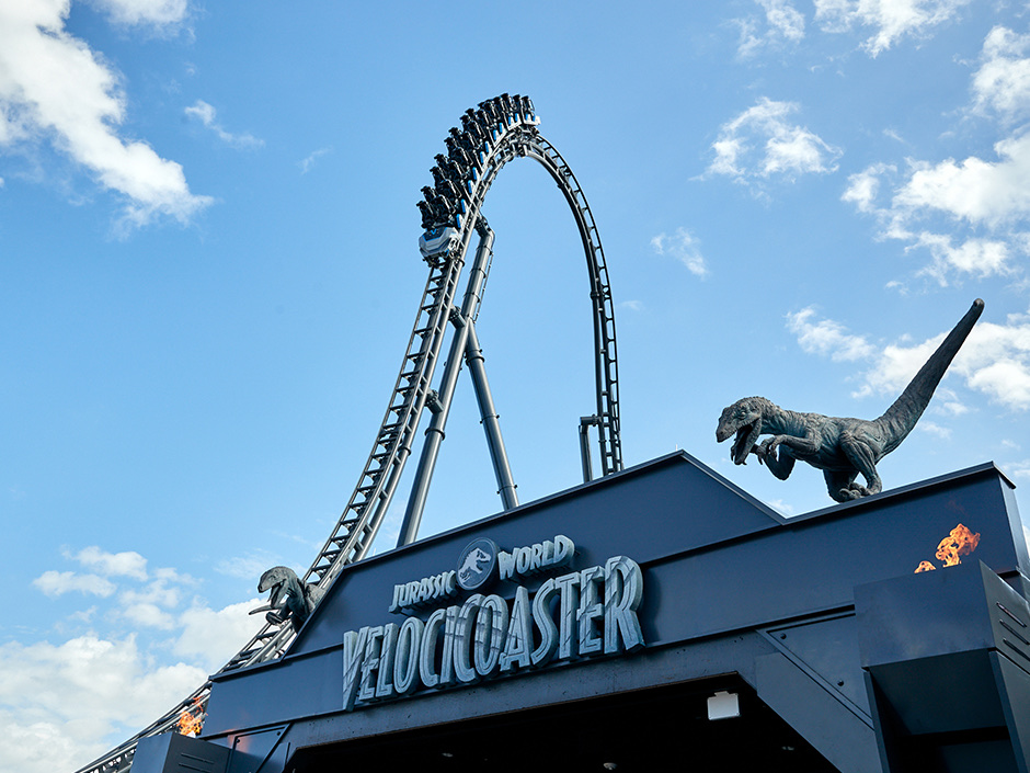 Jurassic World VelociCoaster — Oficiais