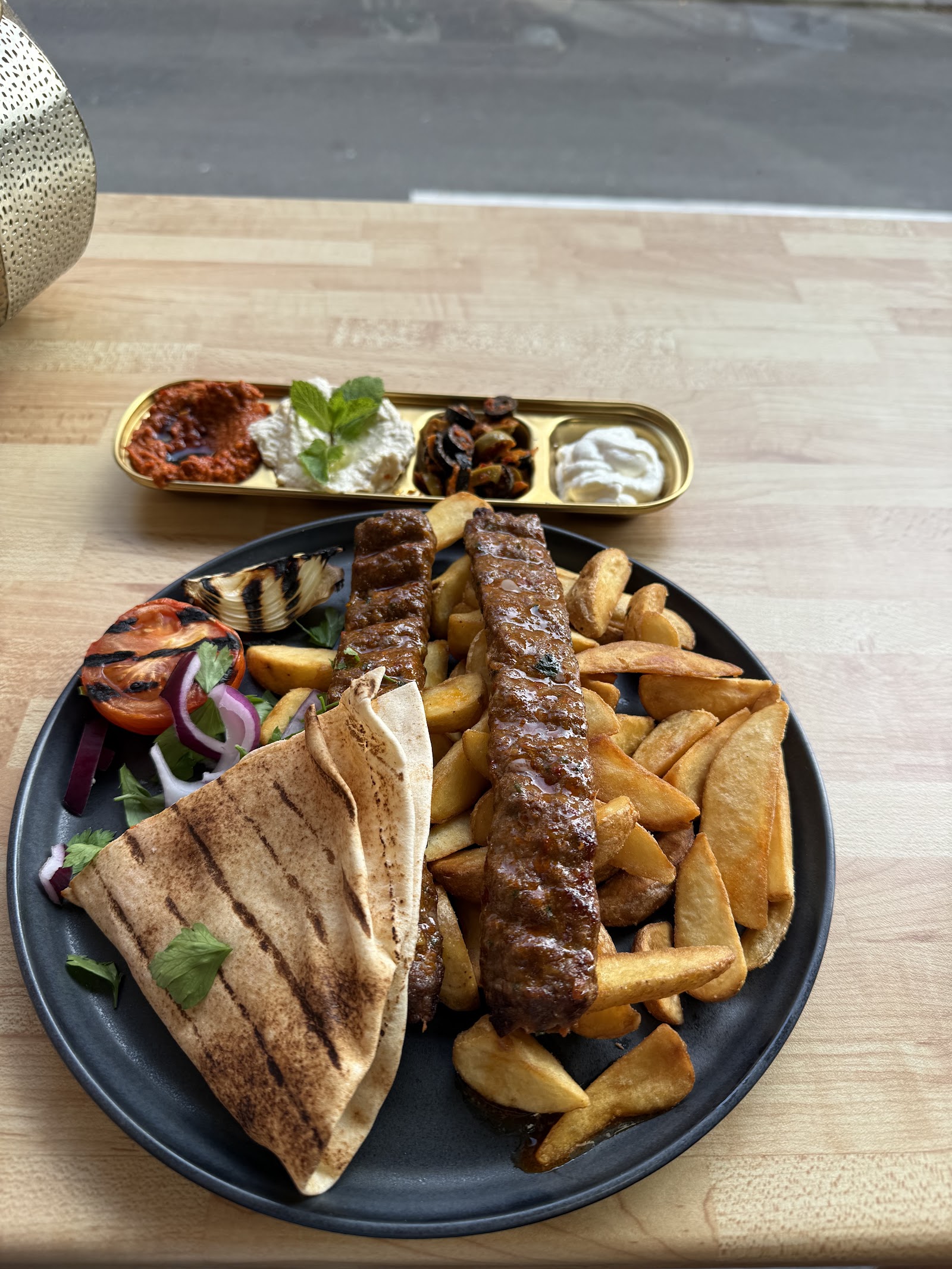 Kebab House — Oficiais
