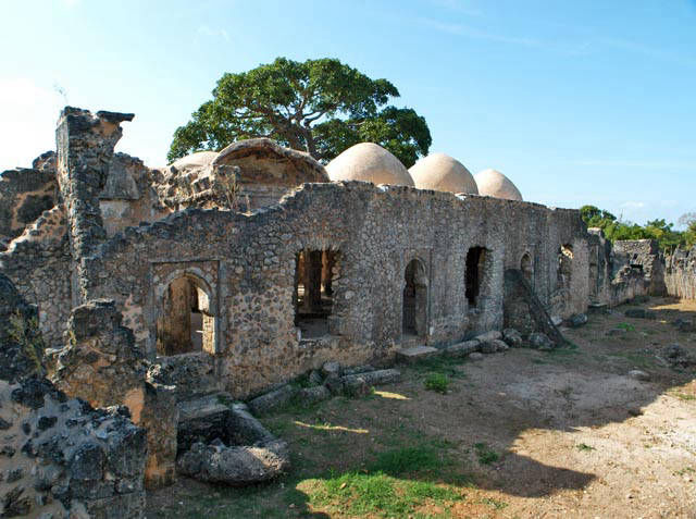 Kilwa Kisiwani — Oficiais
