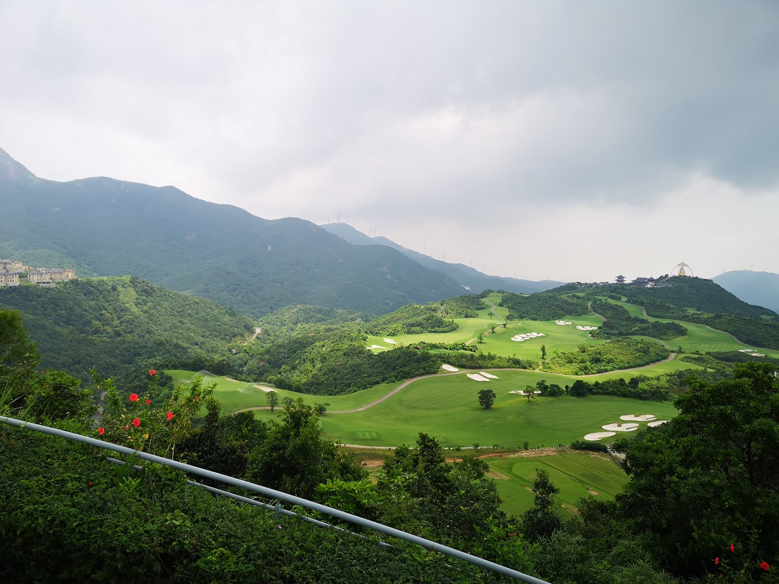 Knight Valley — Oficiais
