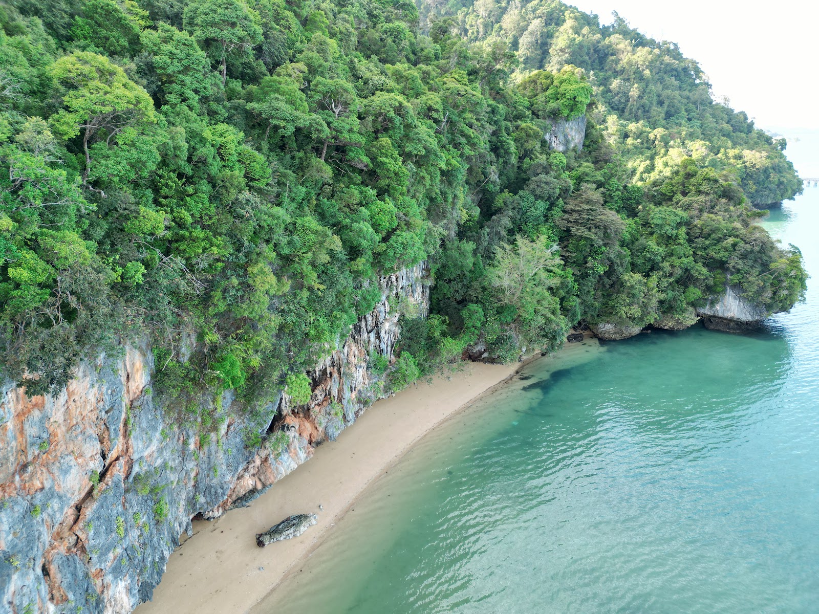 Ko Yao Noi — Oficiais