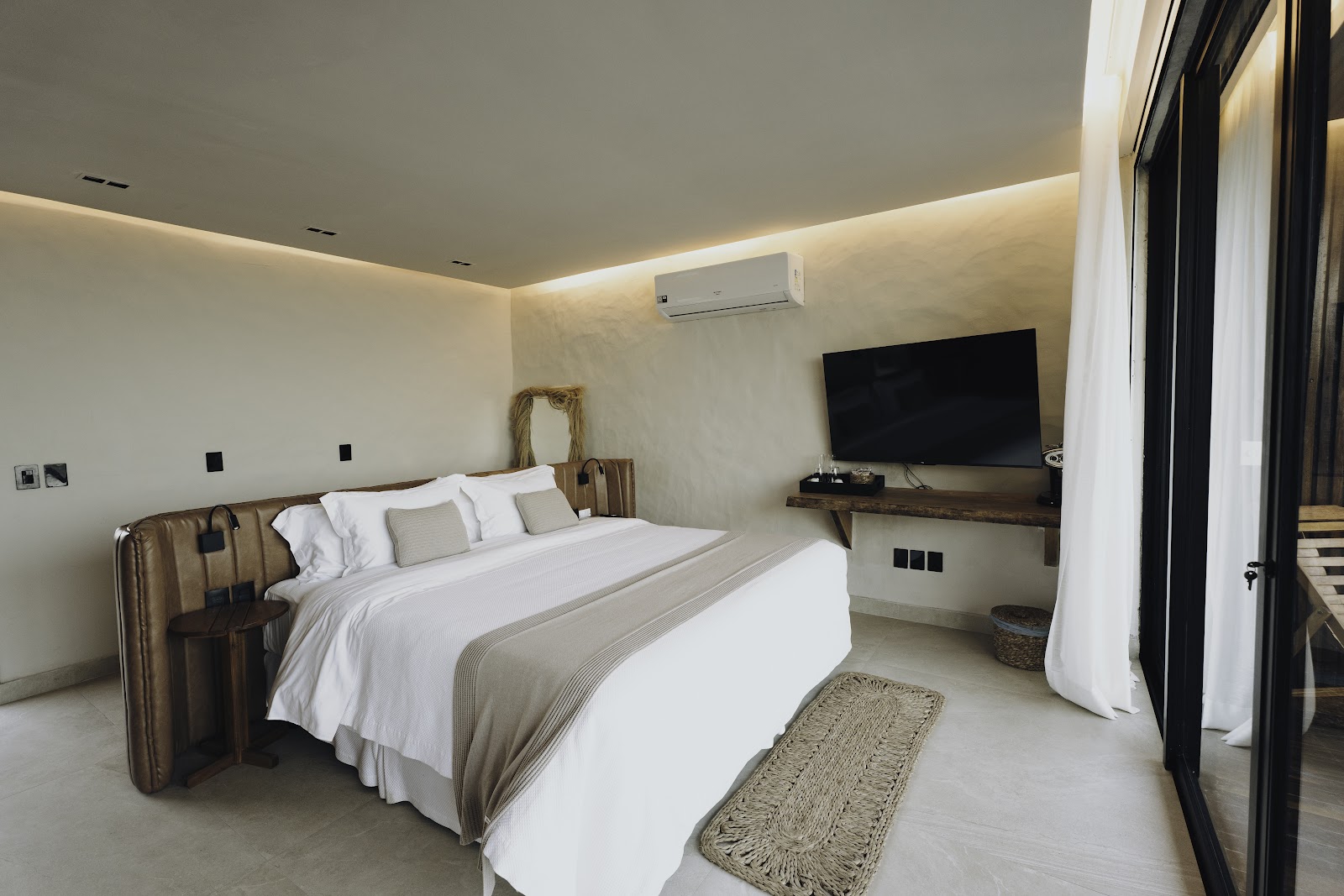 Koloa Hotel — Oficiais