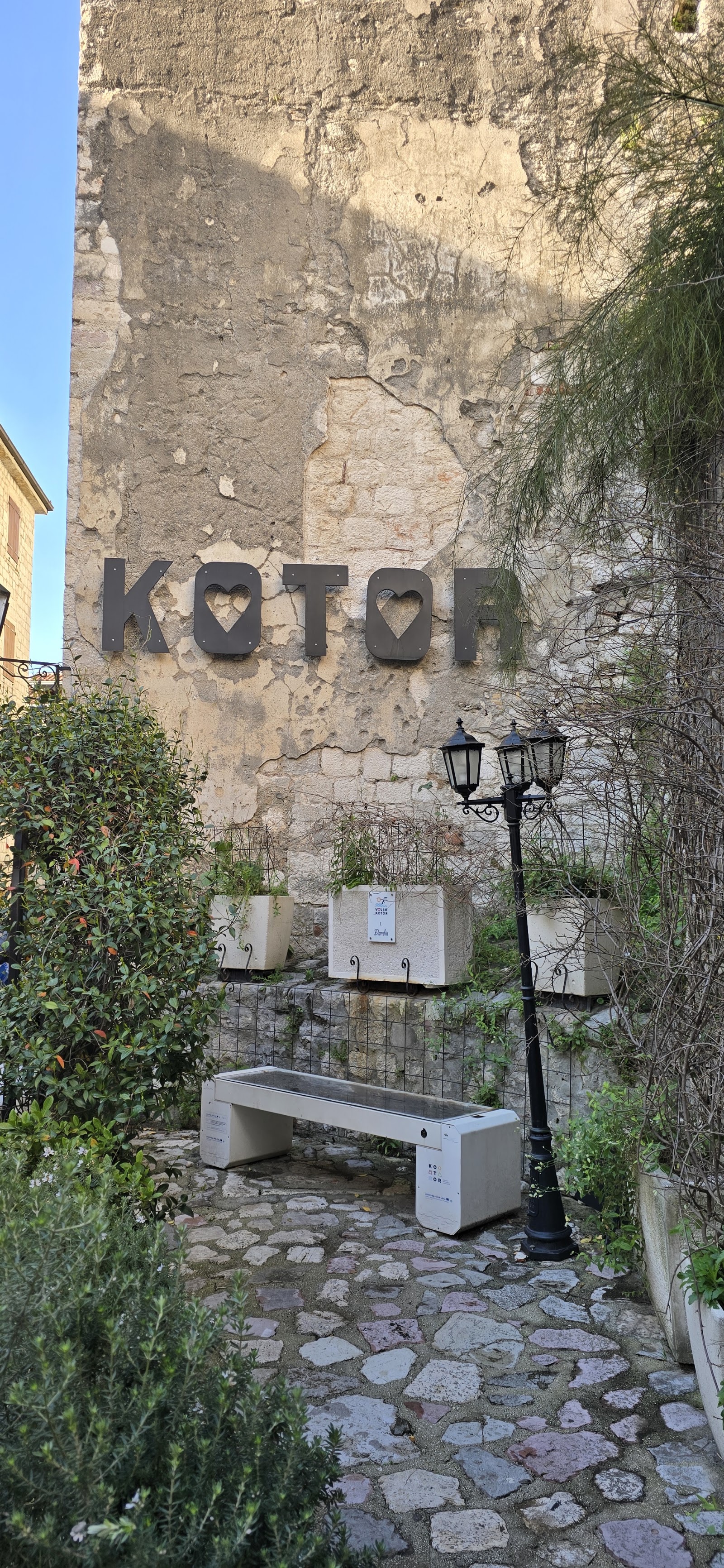 Kotor Old Town View — Oficiais