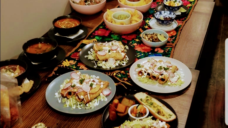 La Cantine — Oficiais