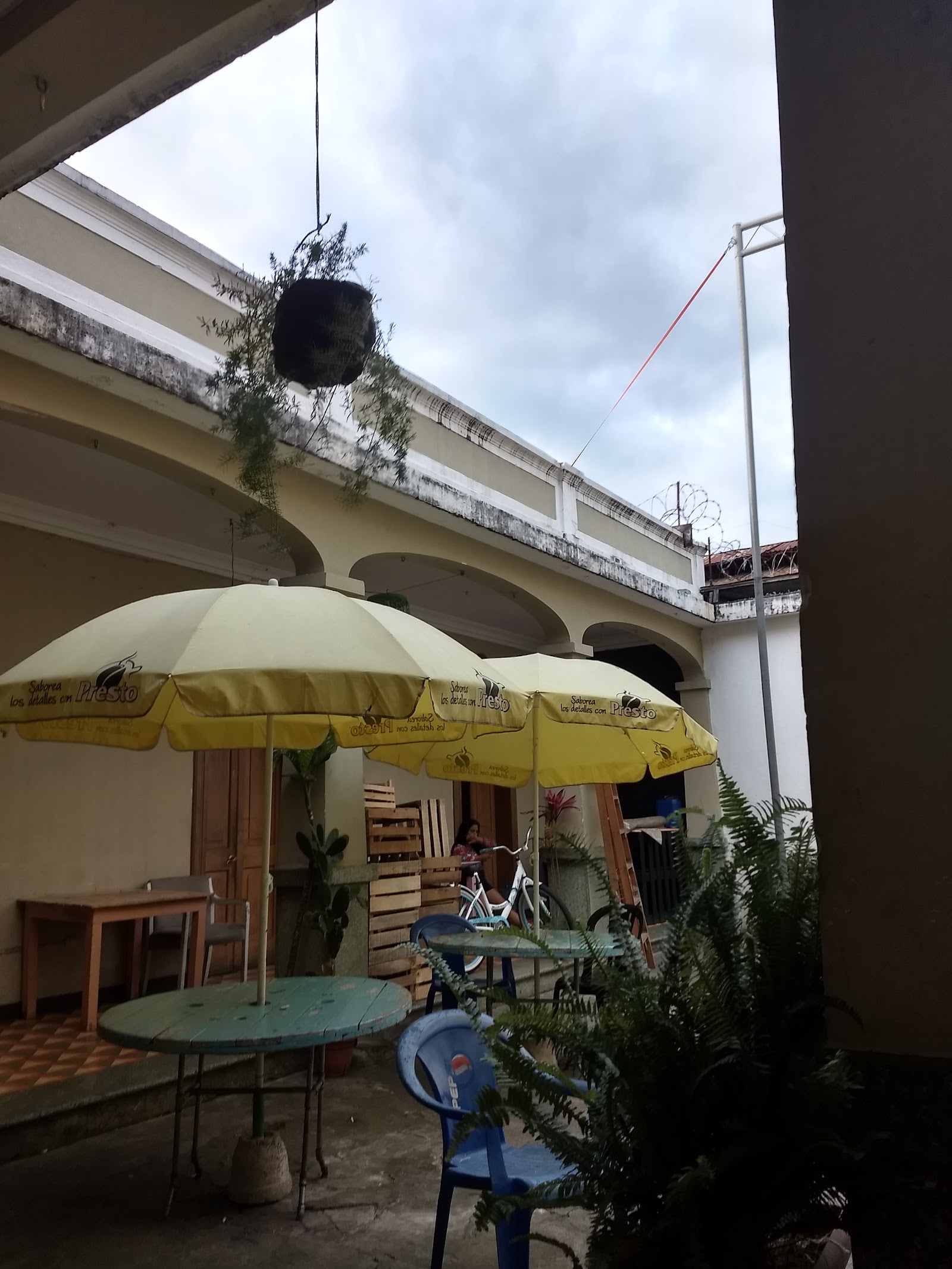 La Casona — Oficiais