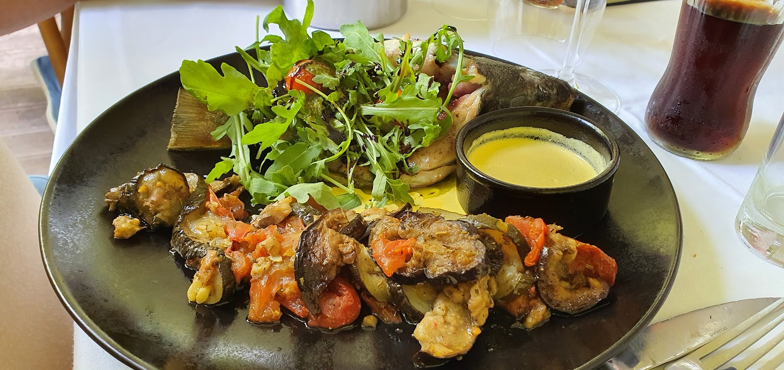 La Terrasse du Jardin — Oficiais