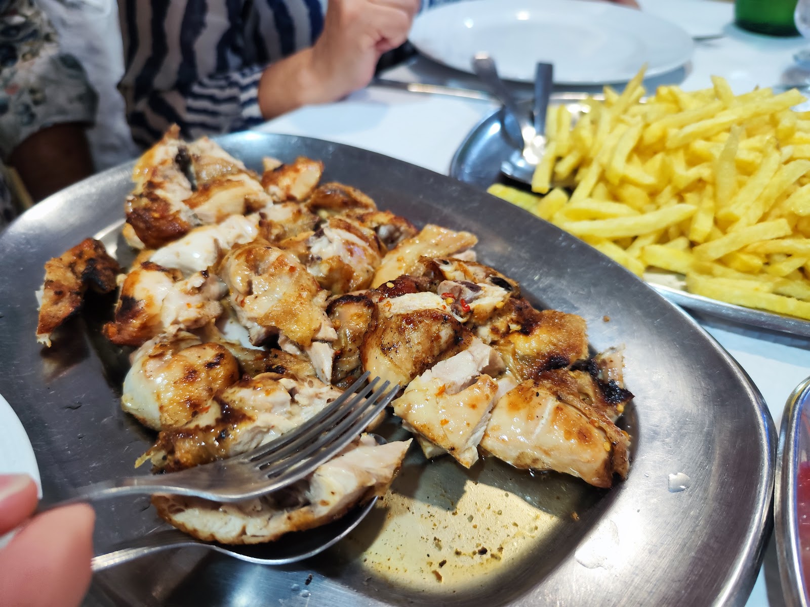 Laguna Restaurant — Oficiais
