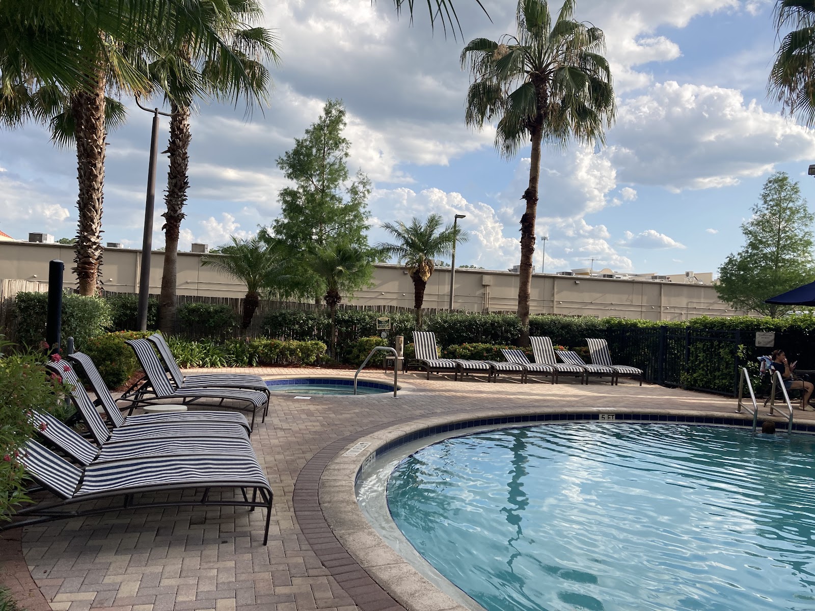 Lake Buena Vista — Oficiais