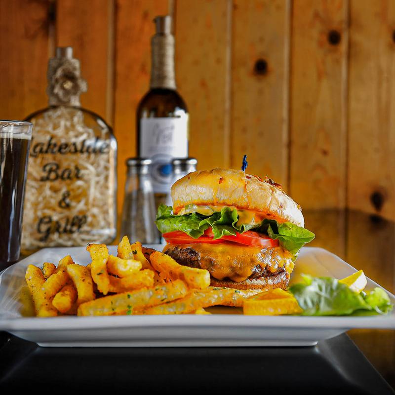 Lakeside Grill — Oficiais