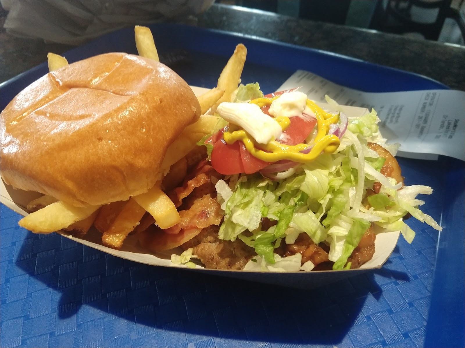 Lakeside Grill — Oficiais