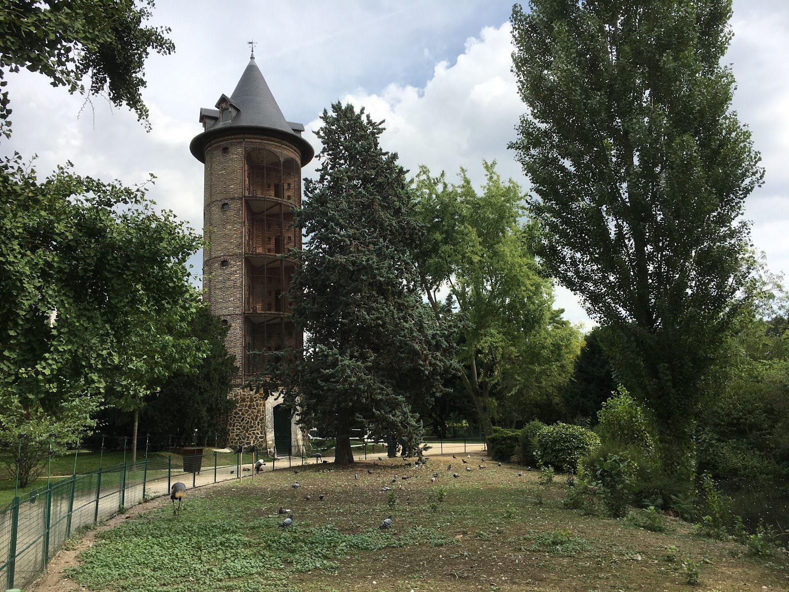 Le Petit Train — Oficiais