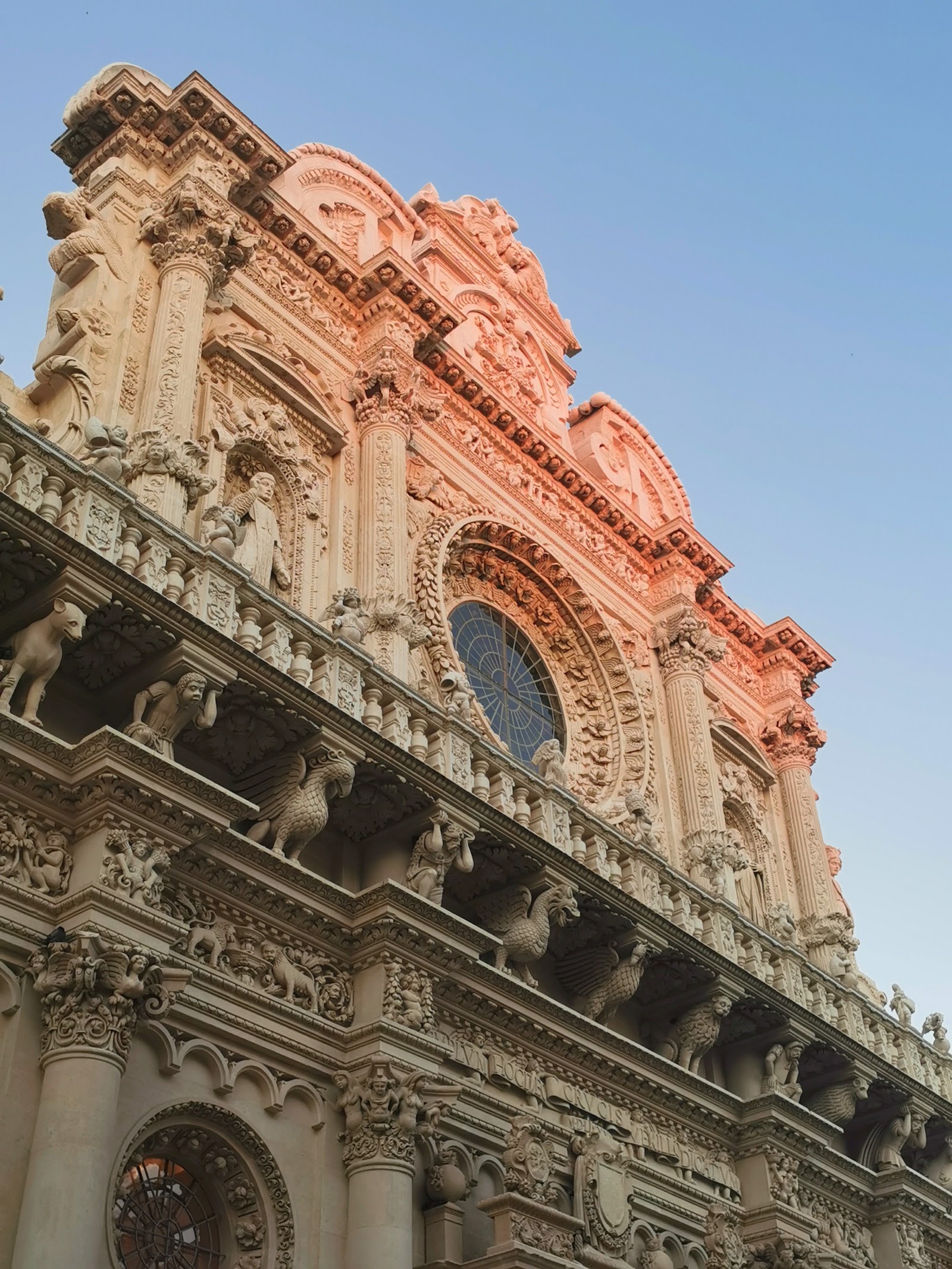 Lecce — Oficiais