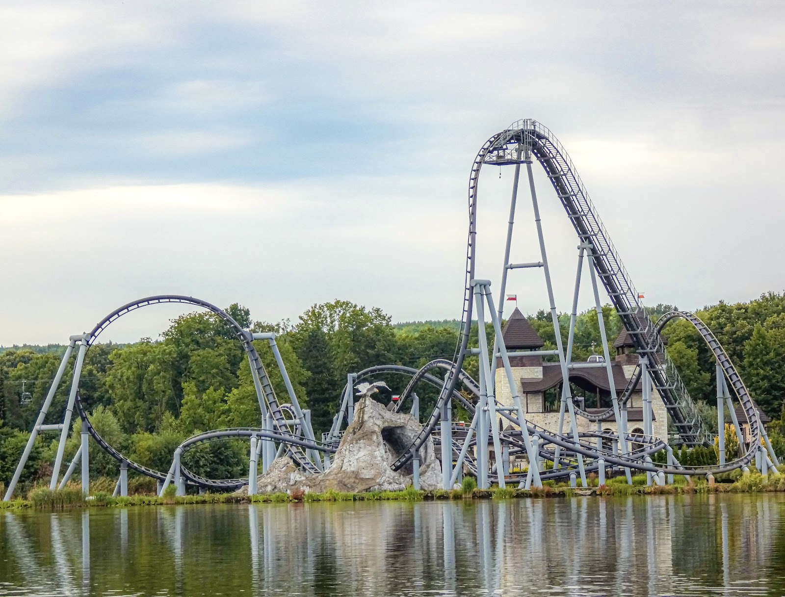 Lech Coaster — Oficiais