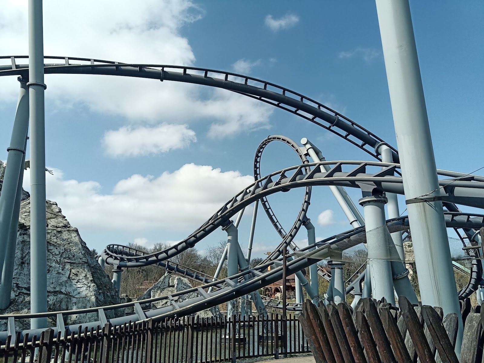Lech Coaster — Oficiais