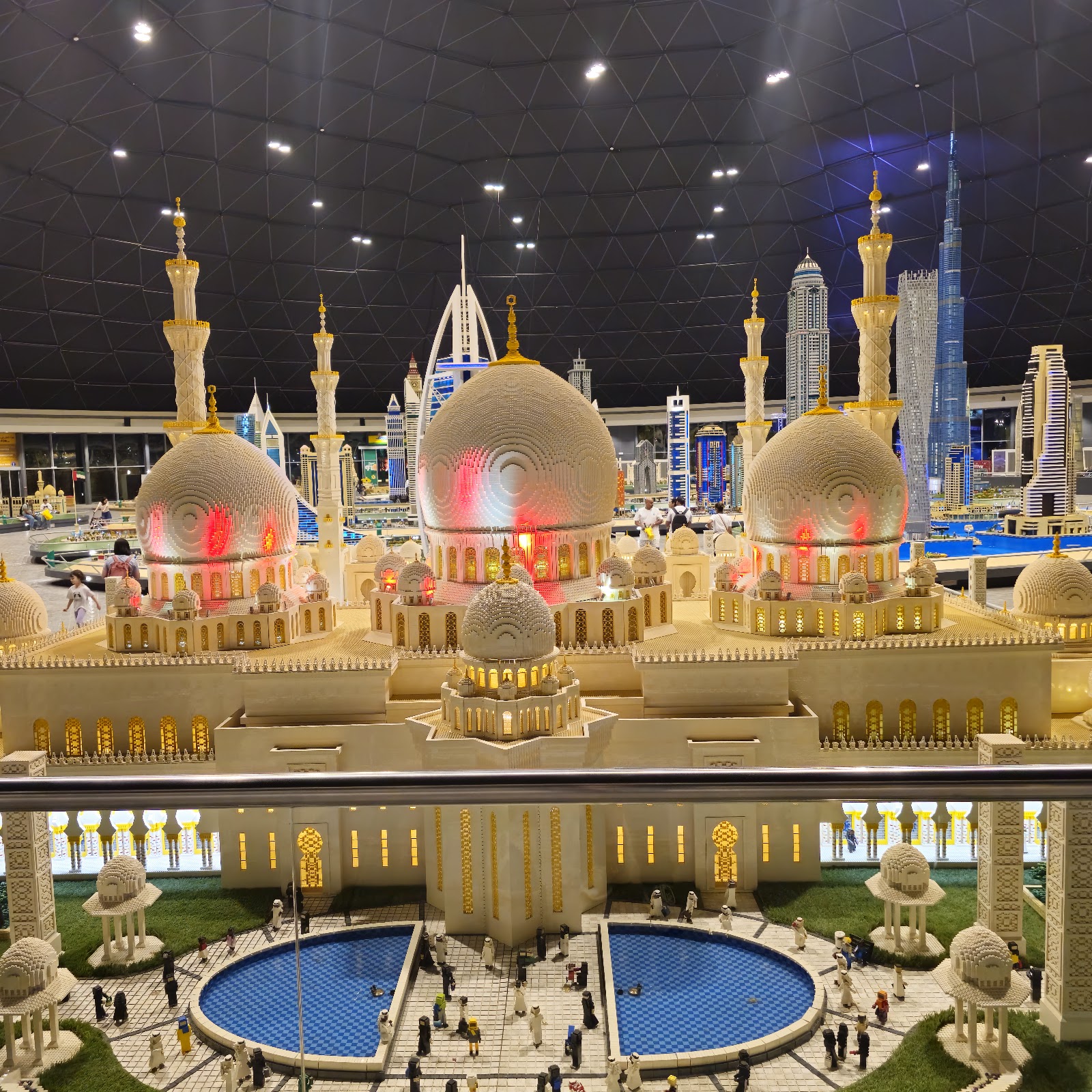 Legoland® Dubai — Oficiais