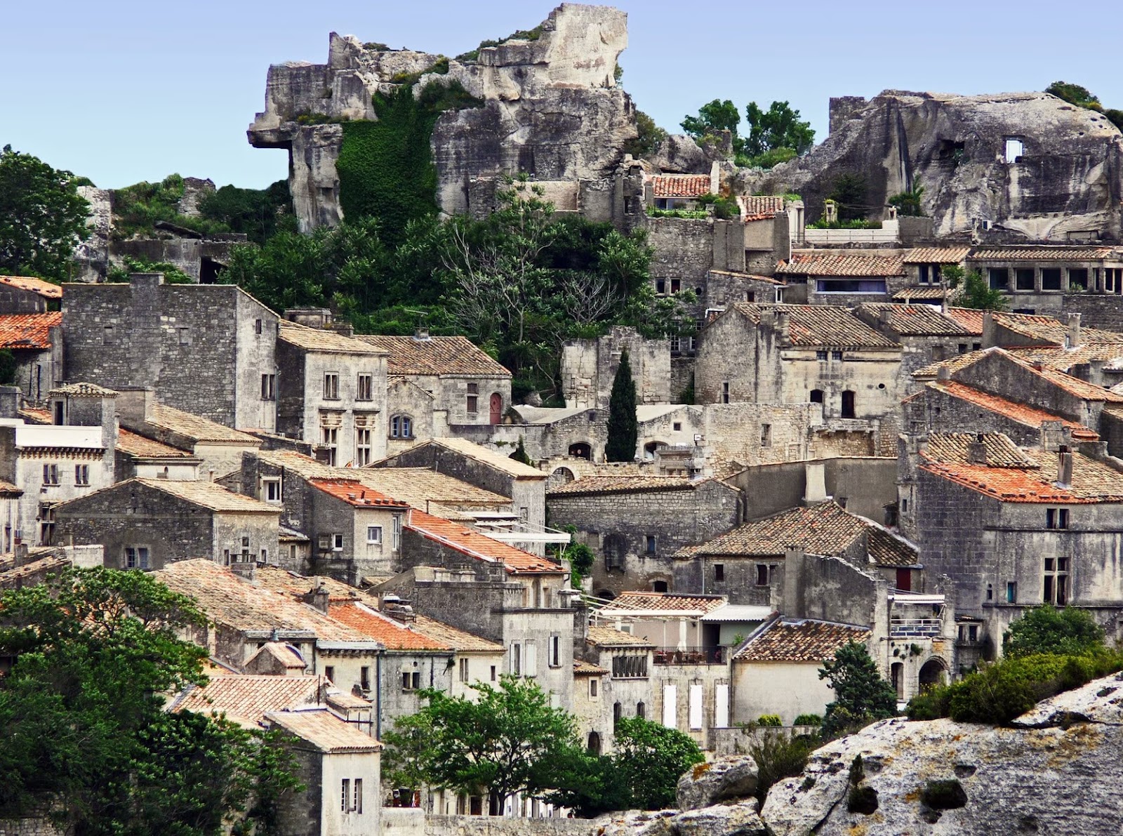Les Baux-de-Provence — Oficiais