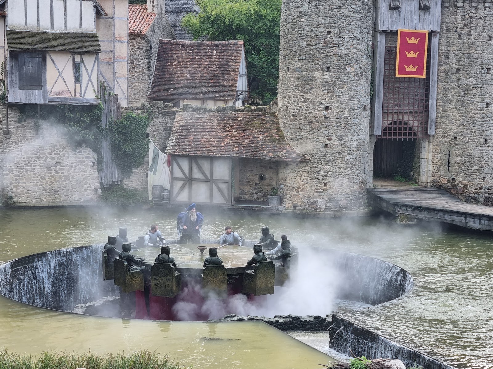 Les Chevaliers de la Table Ronde — Oficiais