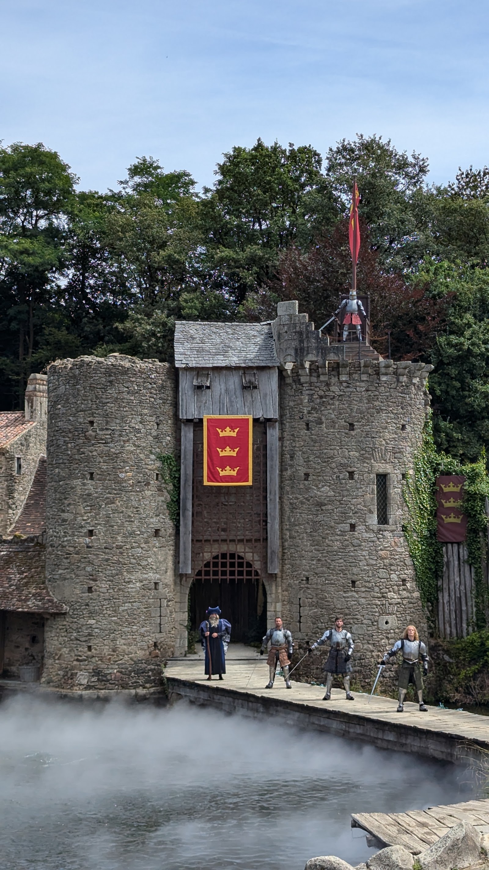 Les Chevaliers de la Table Ronde — Oficiais