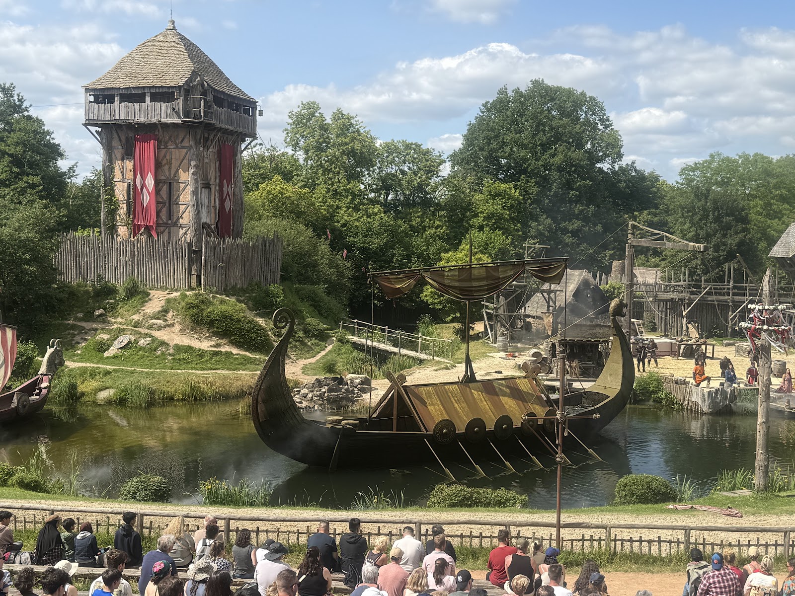 Les Vikings — Oficiais