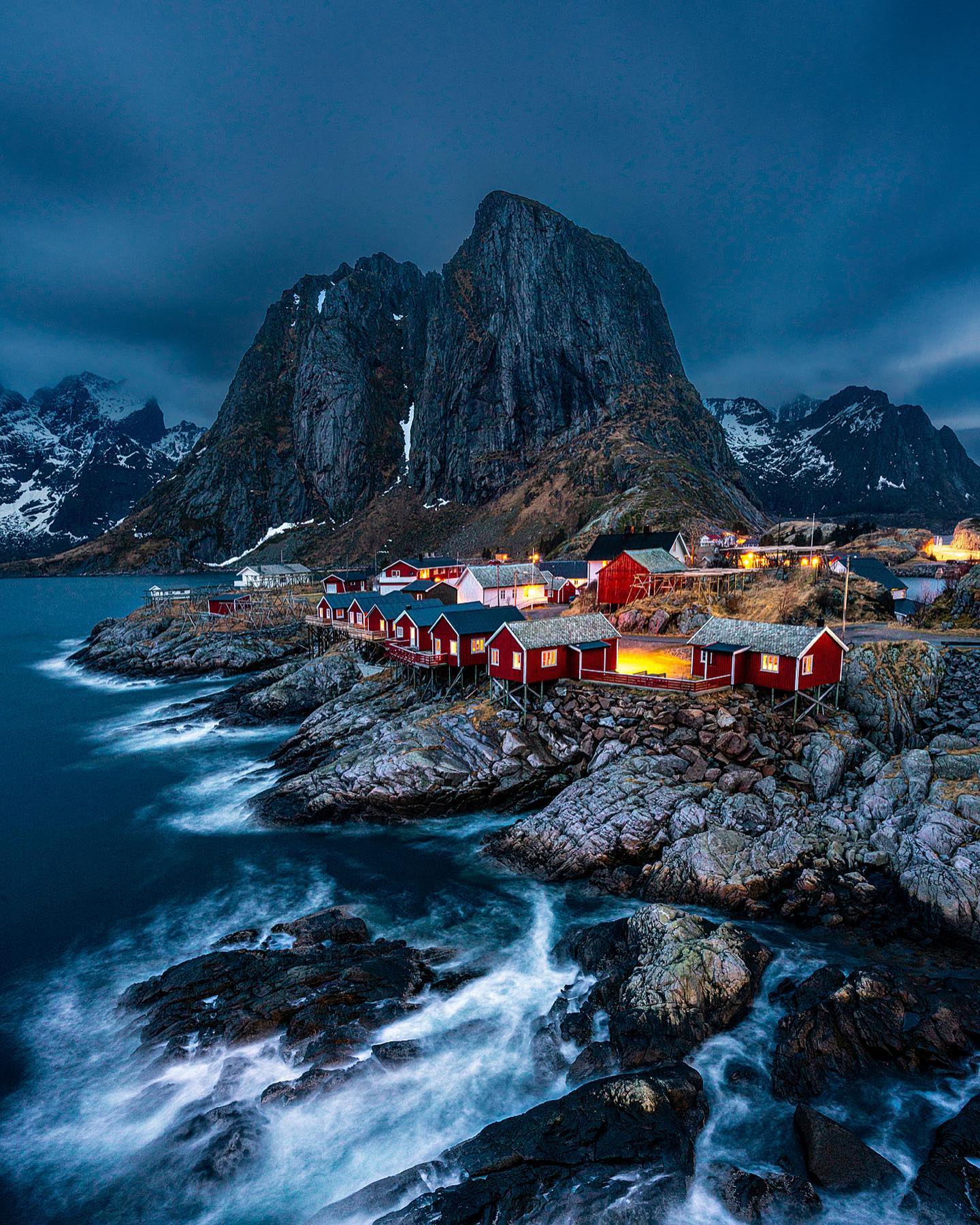 Lofoten — Oficiais