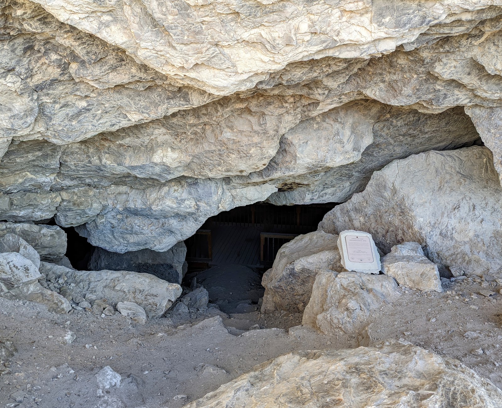 Lovelock Cave