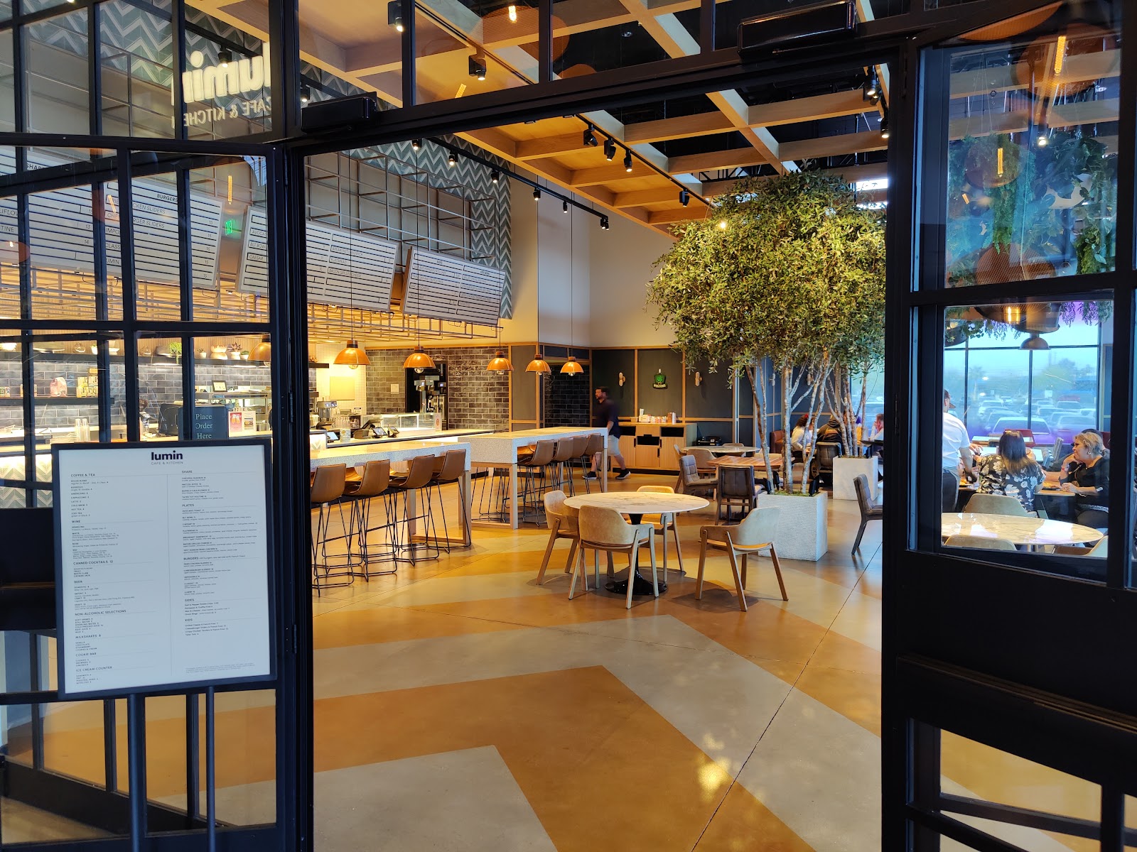 Lumin Café & Kitchen