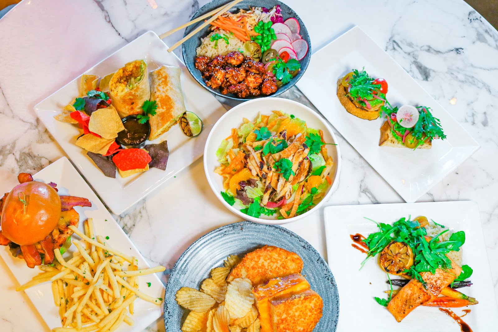 Lumin Café & Kitchen — Oficiais