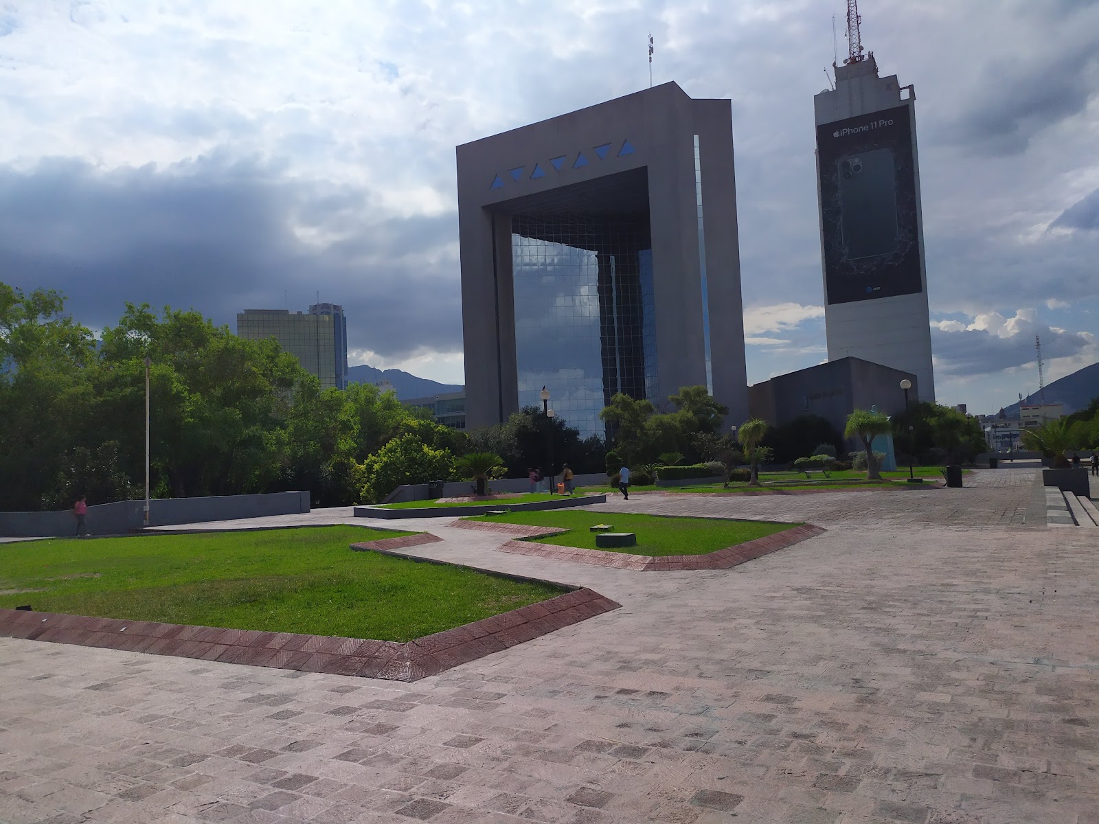 Macropraça — Oficiais