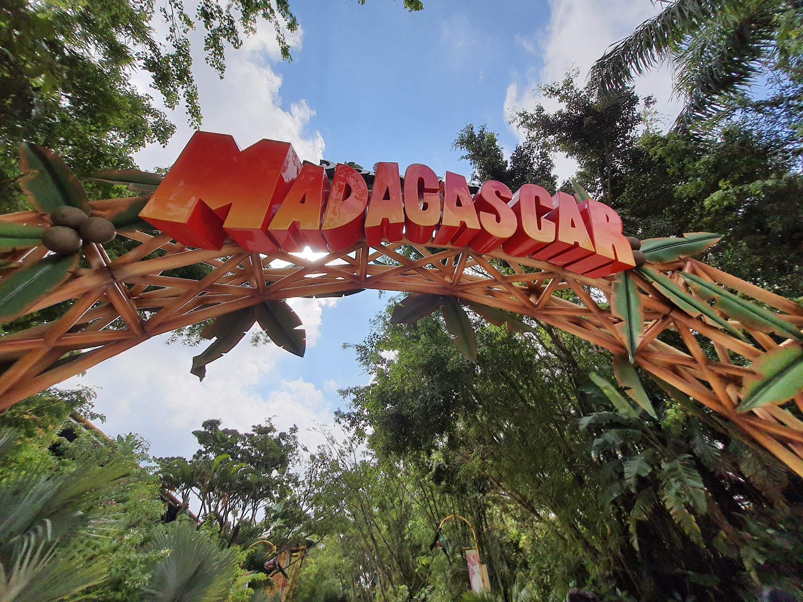Madagascar Crazy River Adventure — Oficiais