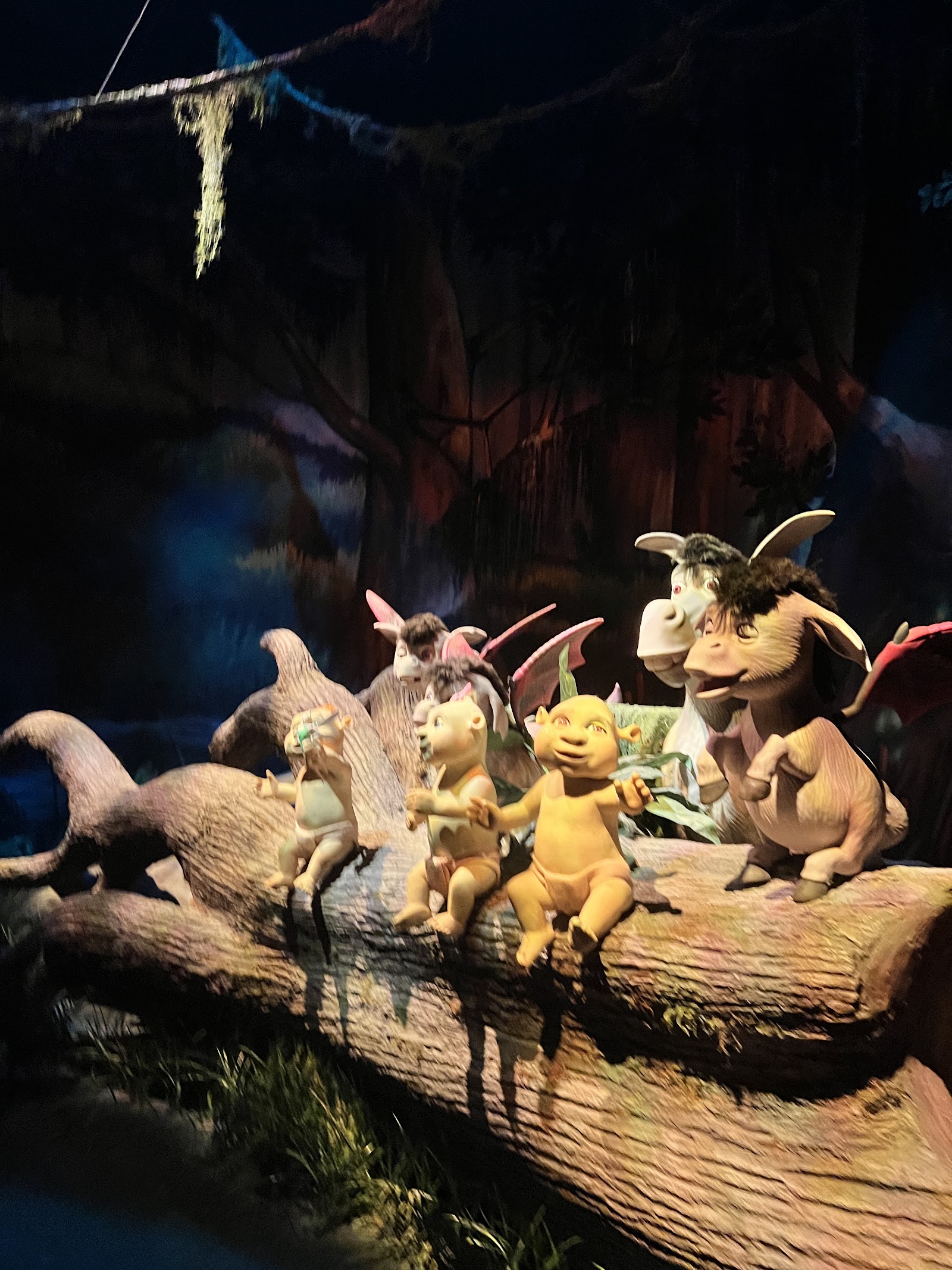 Madagascar Mad Pursuit — Oficiais