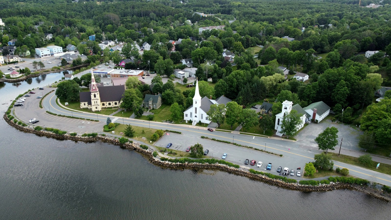 Mahone Bay — Oficiais