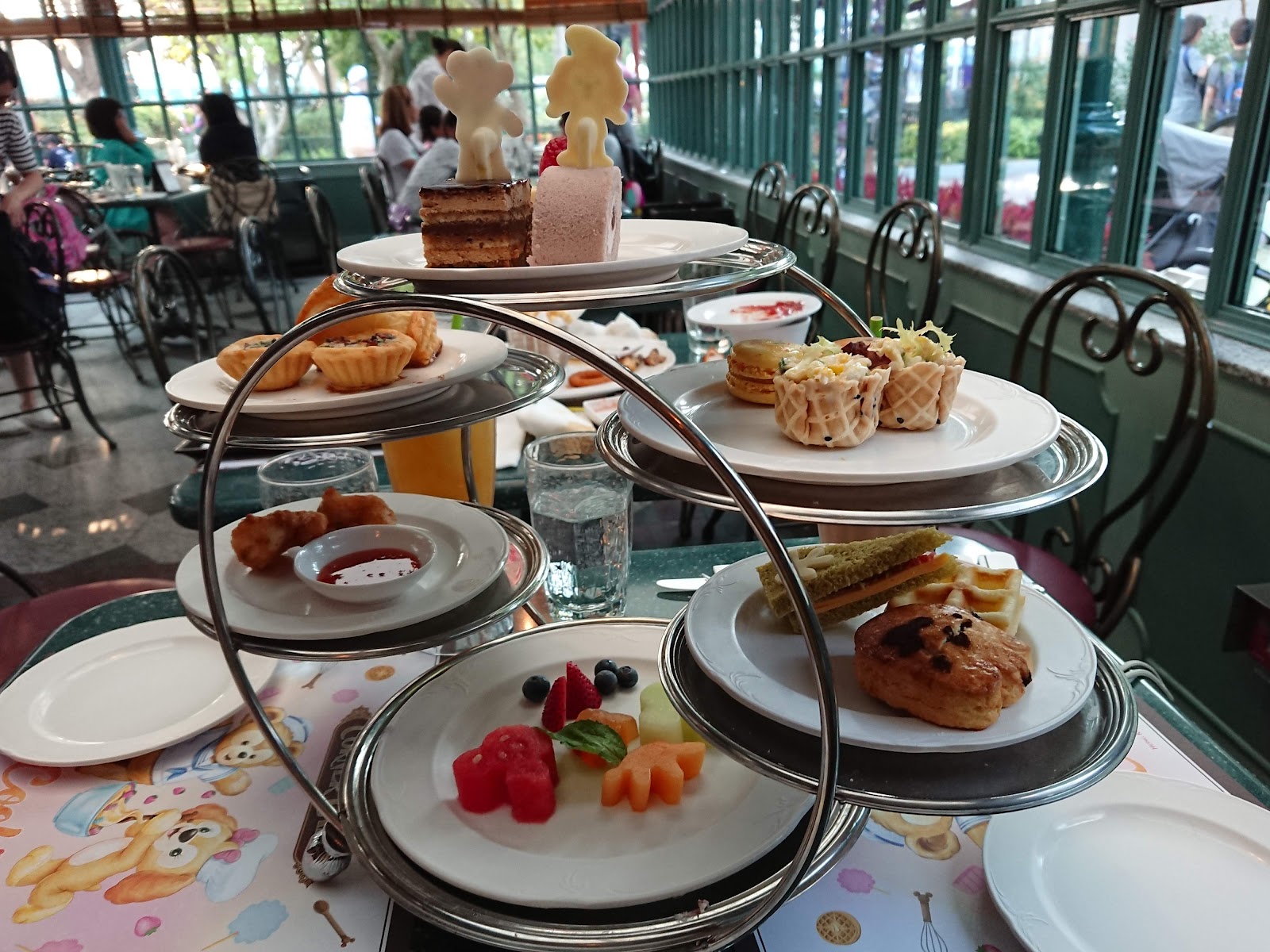 Main Street Corner Cafe — Oficiais