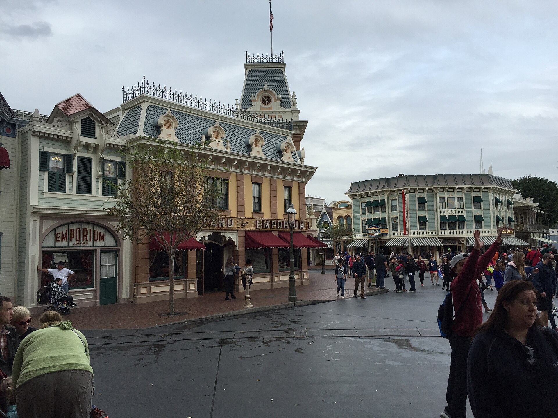 Main Street Straw Hatters