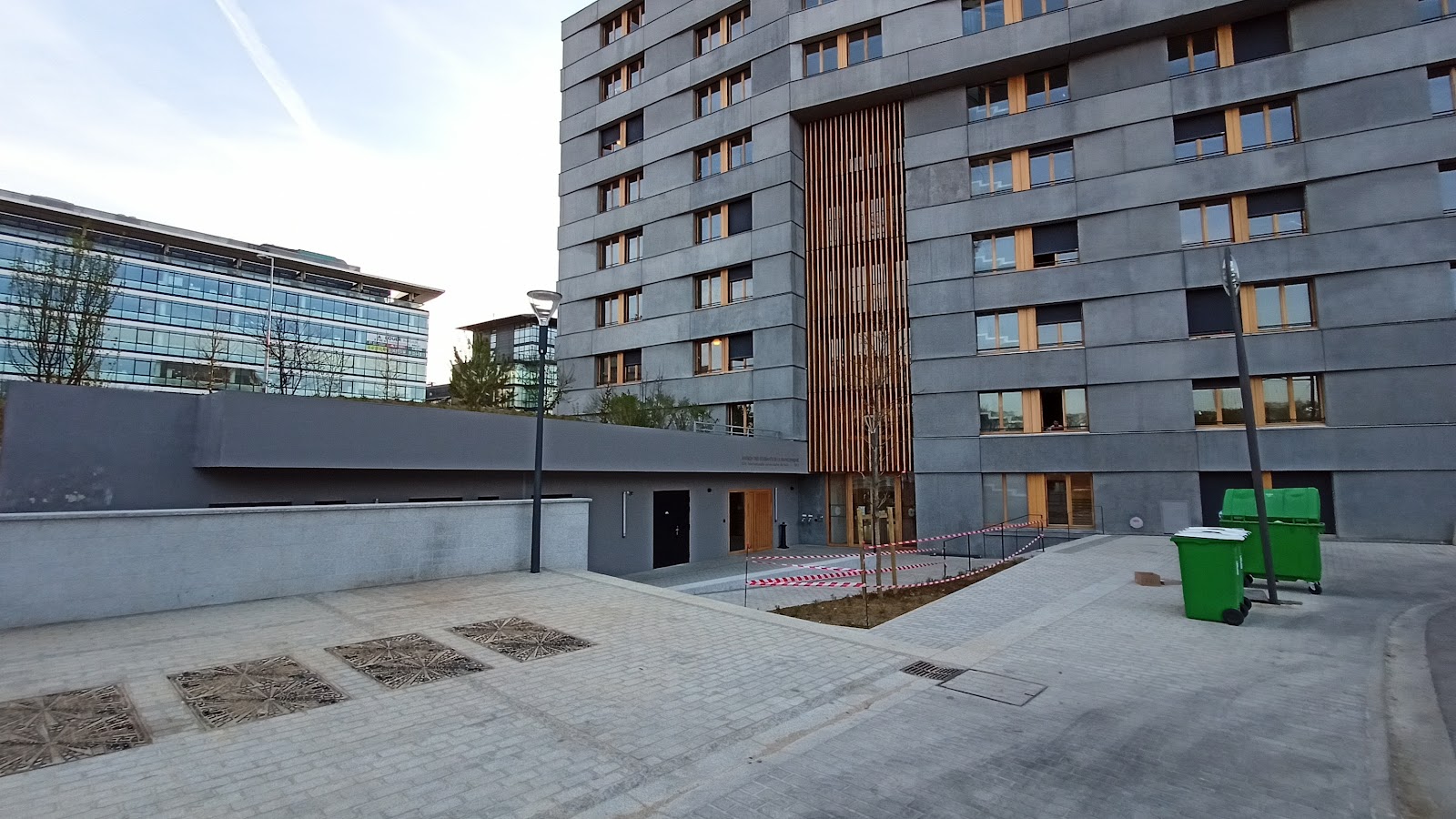Maison de la francophonie — Oficiais