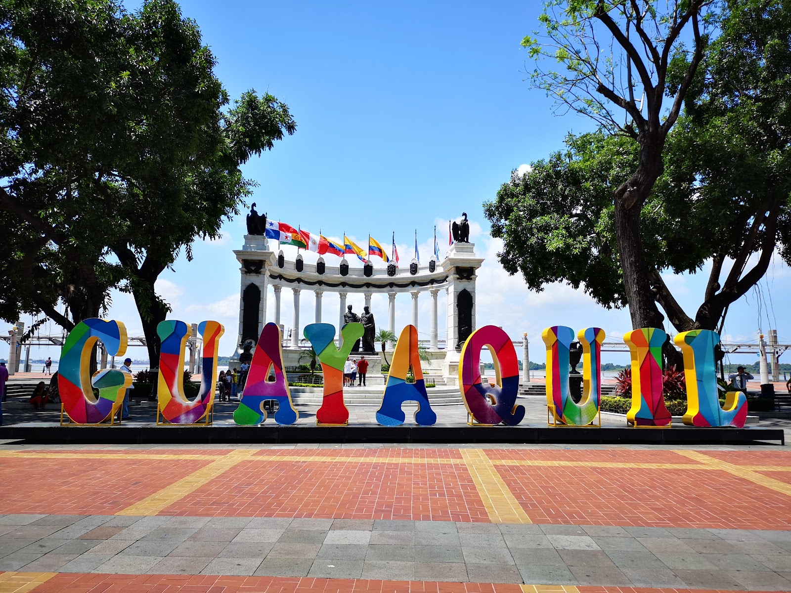 Malecón 2000 — Oficiais