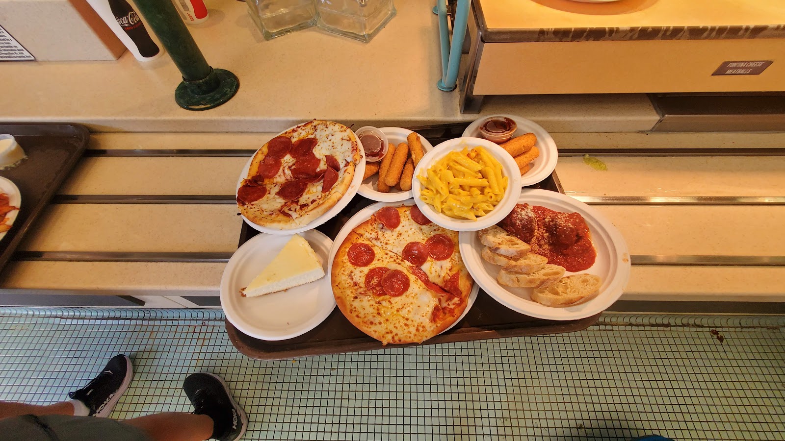 Mama Stella's Pizza Kitchen — Oficiais