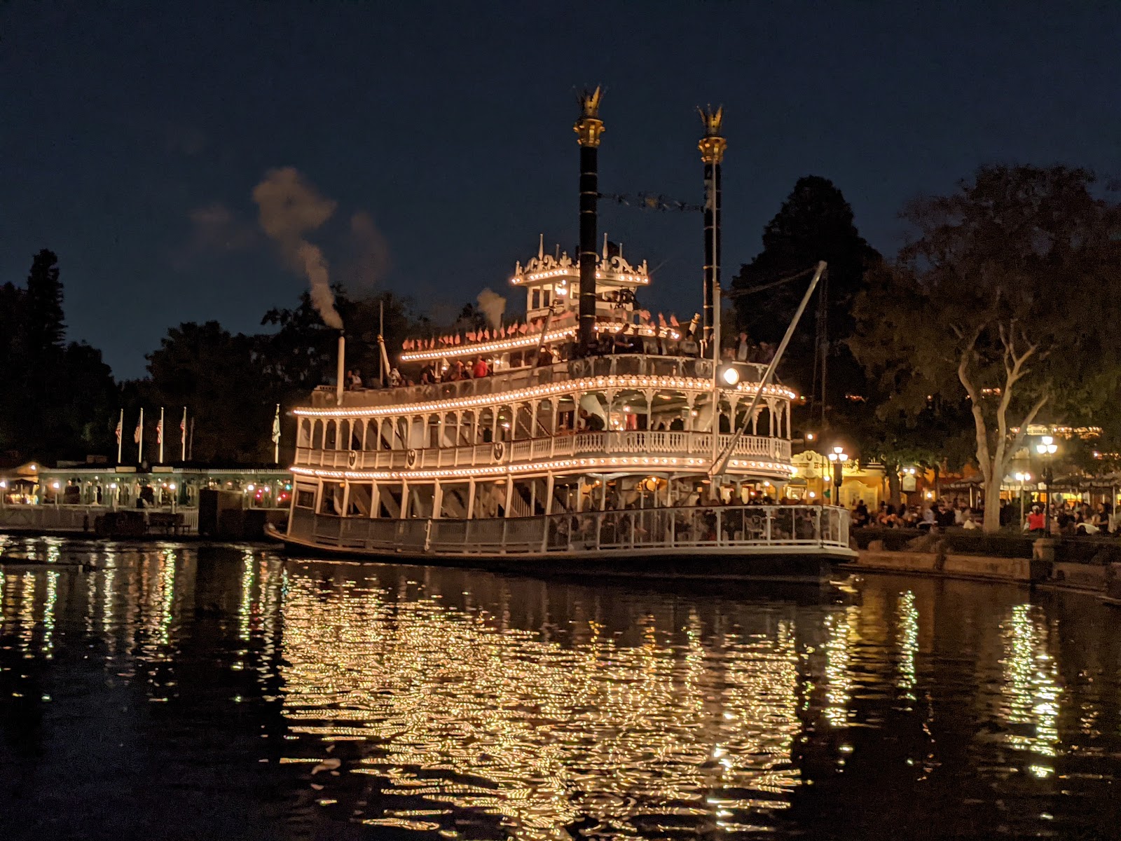 Mark Twain Riverboat — Oficiais