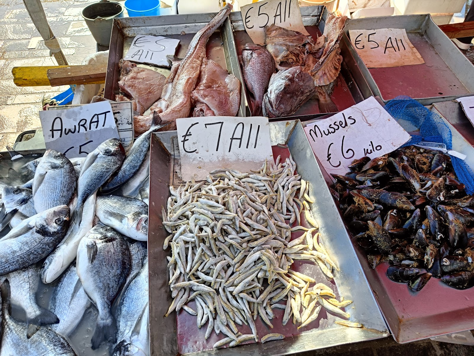 Marsaxlokk Harbour — Oficiais