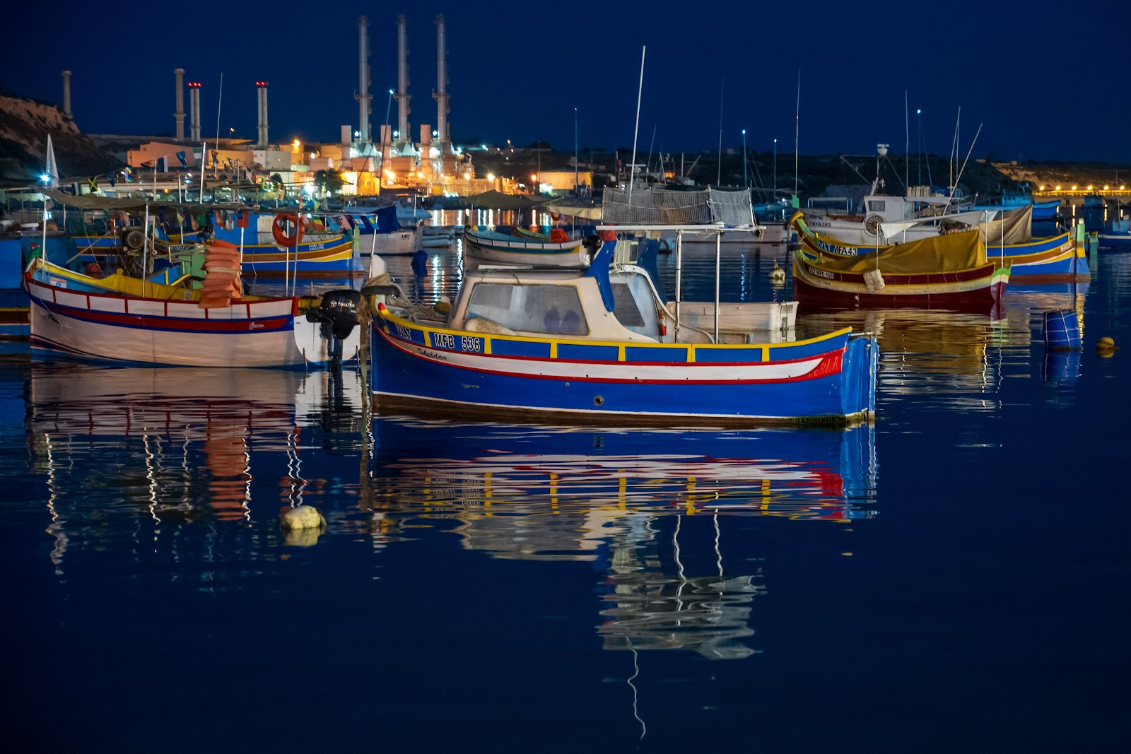 Marsaxlokk Harbour — Oficiais